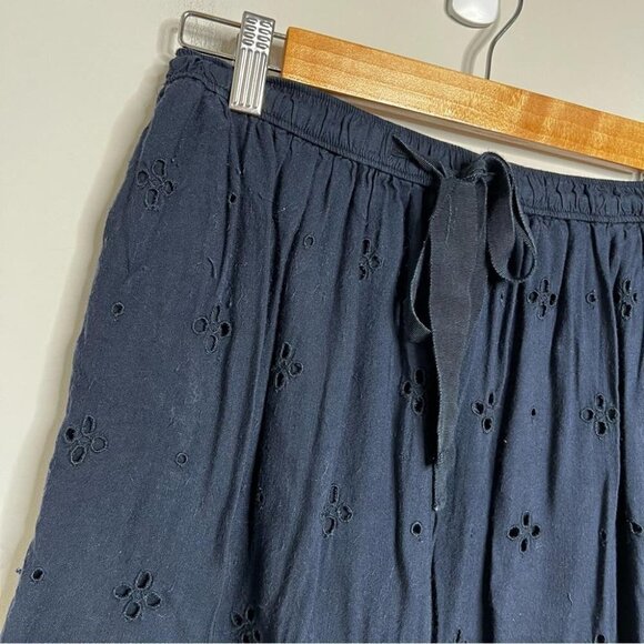 Abercrombie Womens Size XS Navy Blue Eyelet Lace Drawstring Skirt Pull On Mini - Picture 3 of 8
